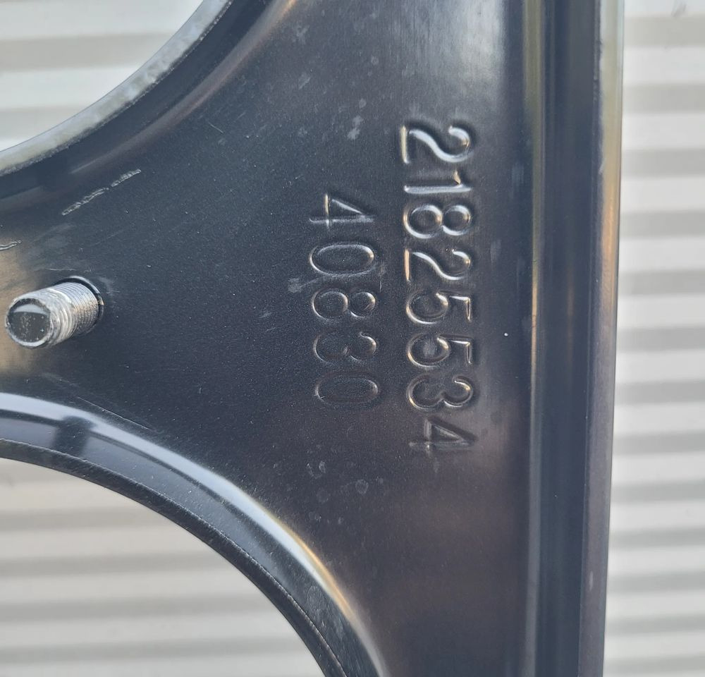 WAZMOCNIENIE POPRZECZNICA VOLVO FH4 FH5 NOWY ORYGINAŁ 21825534 - Carrozzeria ed esterni per Camion: foto 3 WAZMOCNIENIE POPRZECZNICA VOLVO FH4 FH5 NOWY ORYGINAŁ 21825534 - Carrozzeria ed esterni per Camion: foto 3