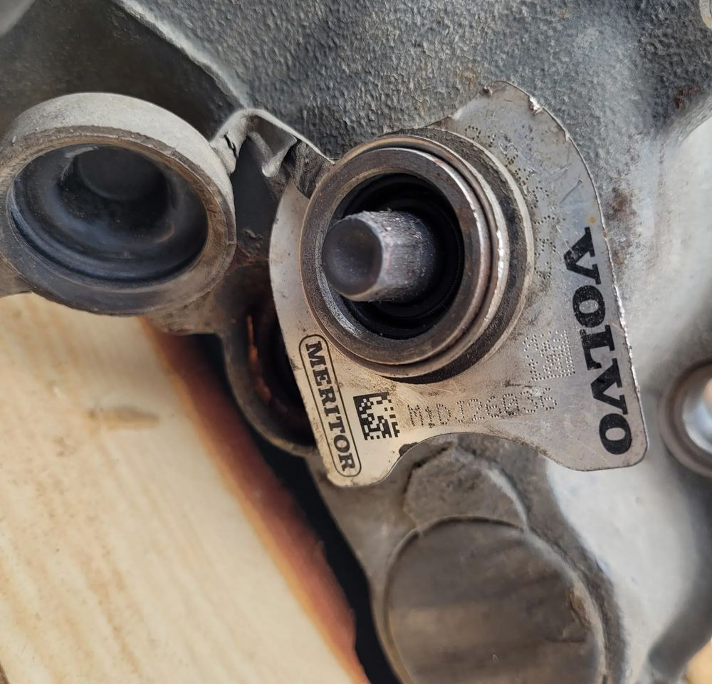 ZACISK MERITOR VOLVO FH4 ORYGINAŁ CENA ZA 1SZT CHWALIM116 - Pinza freno per Camion: foto 3 ZACISK MERITOR VOLVO FH4 ORYGINAŁ CENA ZA 1SZT CHWALIM116 - Pinza freno per Camion: foto 3