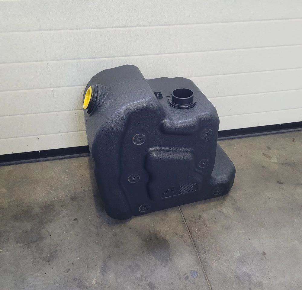 ZBIORNIK AD BULE VOLVO FH4 LOW DECK OM 23251717 CHWALIM116 - Serbatoio per AdBlue per Camion: foto 1 ZBIORNIK AD BULE VOLVO FH4 LOW DECK OM 23251717 CHWALIM116 - Serbatoio per AdBlue per Camion: foto 1