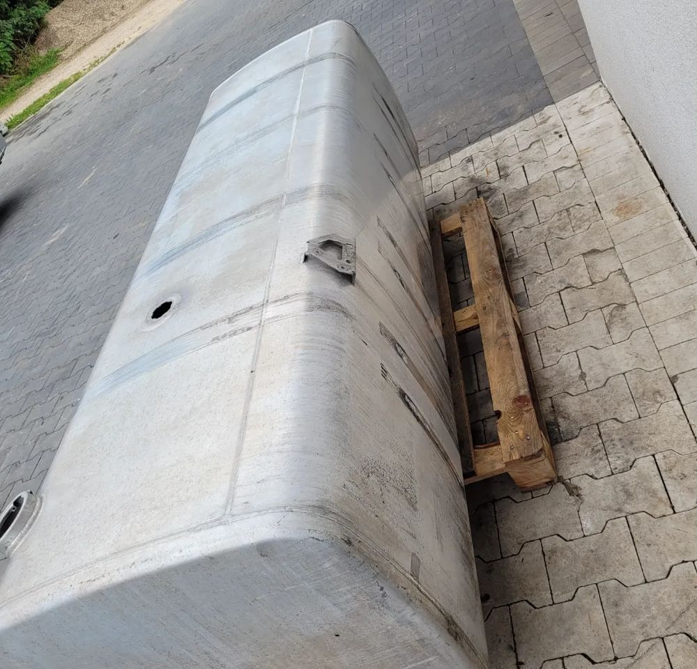 ZBIORNIK PALIWA DAF XF 1000L 225X70X70CM. - Serbatoio carburante per Camion: foto 4 ZBIORNIK PALIWA DAF XF 1000L 225X70X70CM. - Serbatoio carburante per Camion: foto 4