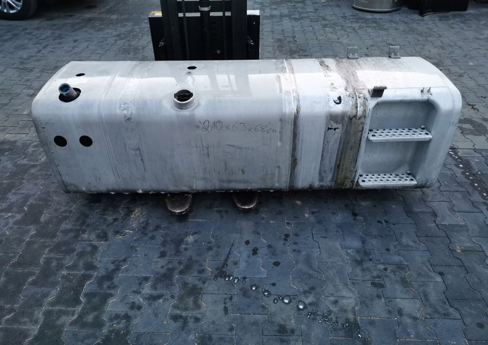 ZBIORNIK PALIWA MAN TGX TGS 210X63X68 AB/D - Serbatoio carburante per Camion: foto 1 ZBIORNIK PALIWA MAN TGX TGS 210X63X68 AB/D - Serbatoio carburante per Camion: foto 1