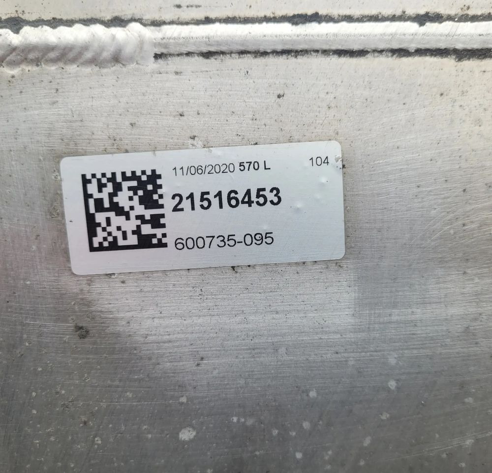 ZBIORNIK PALIWA VOLVO FH4 21516453 570L 140X70X70CM CHWALIM116 - Serbatoio carburante per Camion: foto 5 ZBIORNIK PALIWA VOLVO FH4 21516453 570L 140X70X70CM CHWALIM116 - Serbatoio carburante per Camion: foto 5