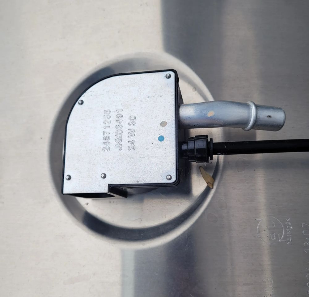 ZBIORNIK PALIWA VOLVO FH4 FH5 GAMA 140X70X70CM 21516453 570L CHWALIM116 - Serbatoio carburante per Camion: foto 4 ZBIORNIK PALIWA VOLVO FH4 FH5 GAMA 140X70X70CM 21516453 570L CHWALIM116 - Serbatoio carburante per Camion: foto 4