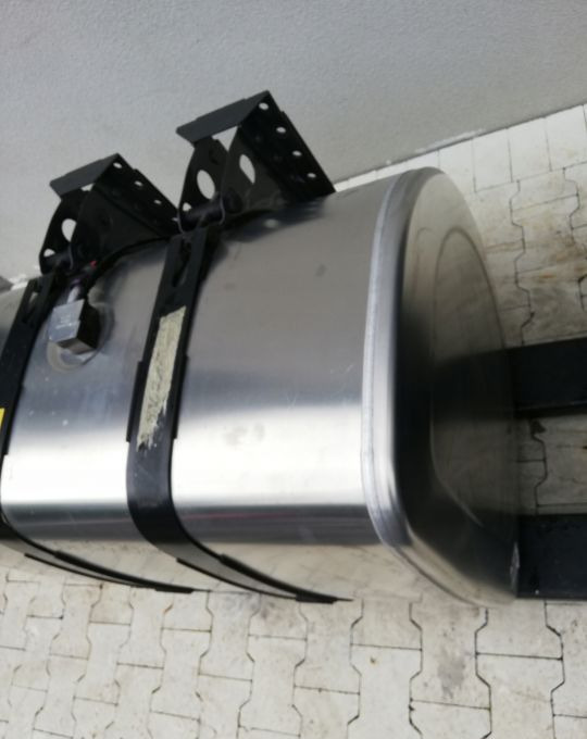 ZBIORNIK PALIWA VOLVO FH4 GAMA RANGE T 365L - Serbatoio carburante per Camion: foto 3 ZBIORNIK PALIWA VOLVO FH4 GAMA RANGE T 365L - Serbatoio carburante per Camion: foto 3