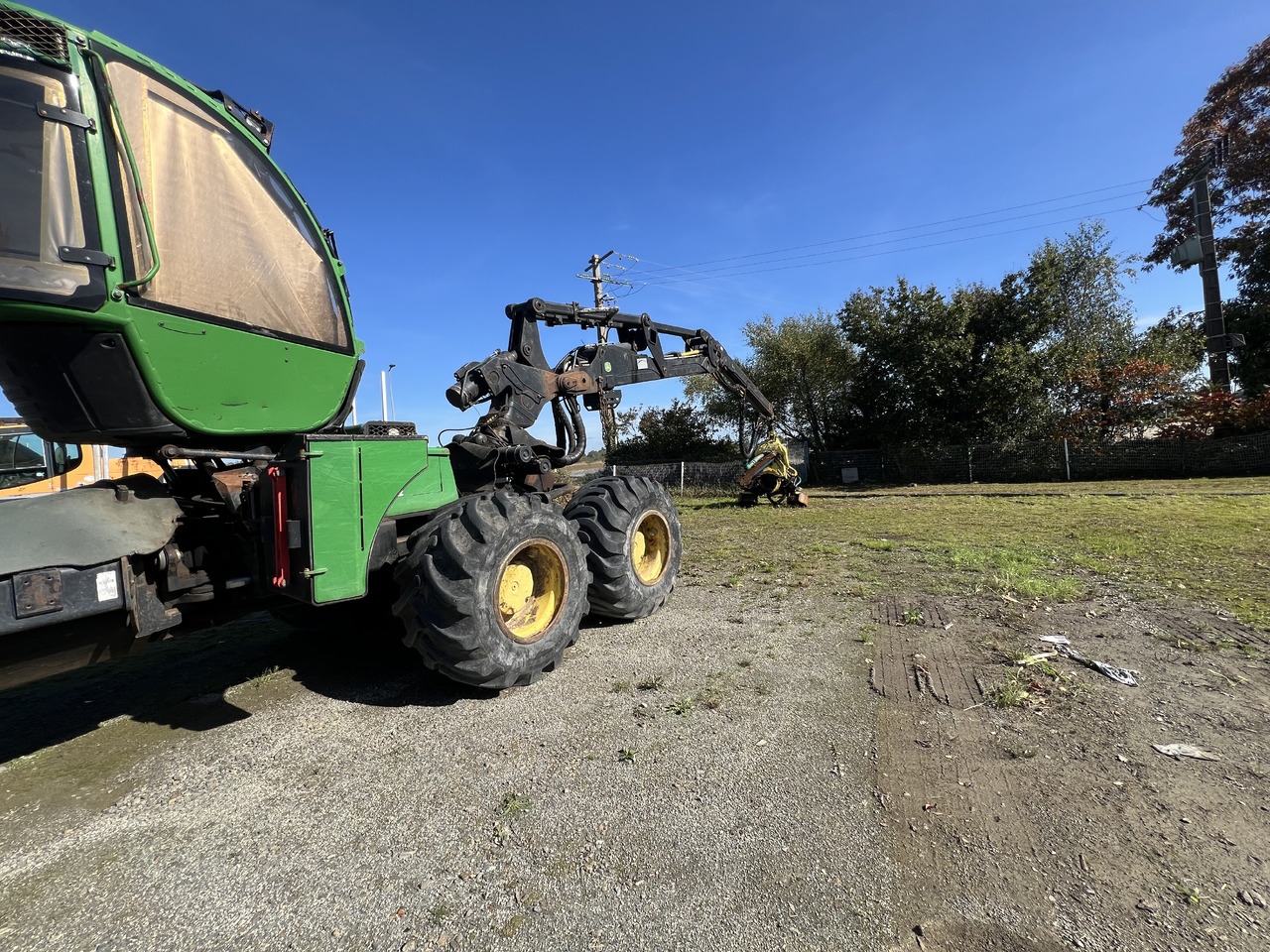 JOHN DEERE 1270E - Abbattitrice forestale: foto 2 JOHN DEERE 1270E - Abbattitrice forestale: foto 2