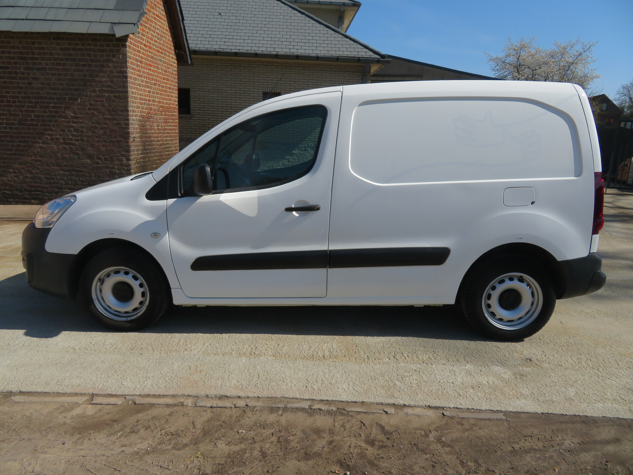 CITROËN Berlingo 1.6 BlueHDi CLUB - Furgone chiuso: foto 4 CITROËN Berlingo 1.6 BlueHDi CLUB - Furgone chiuso: foto 4