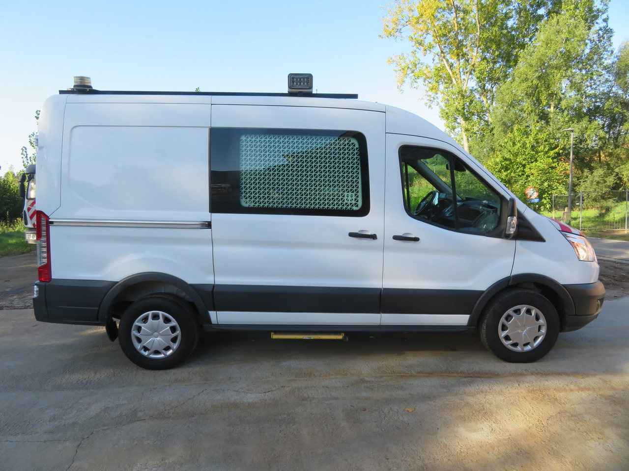 Furgone chiuso Ford Transit 2.0TDCi: foto 8