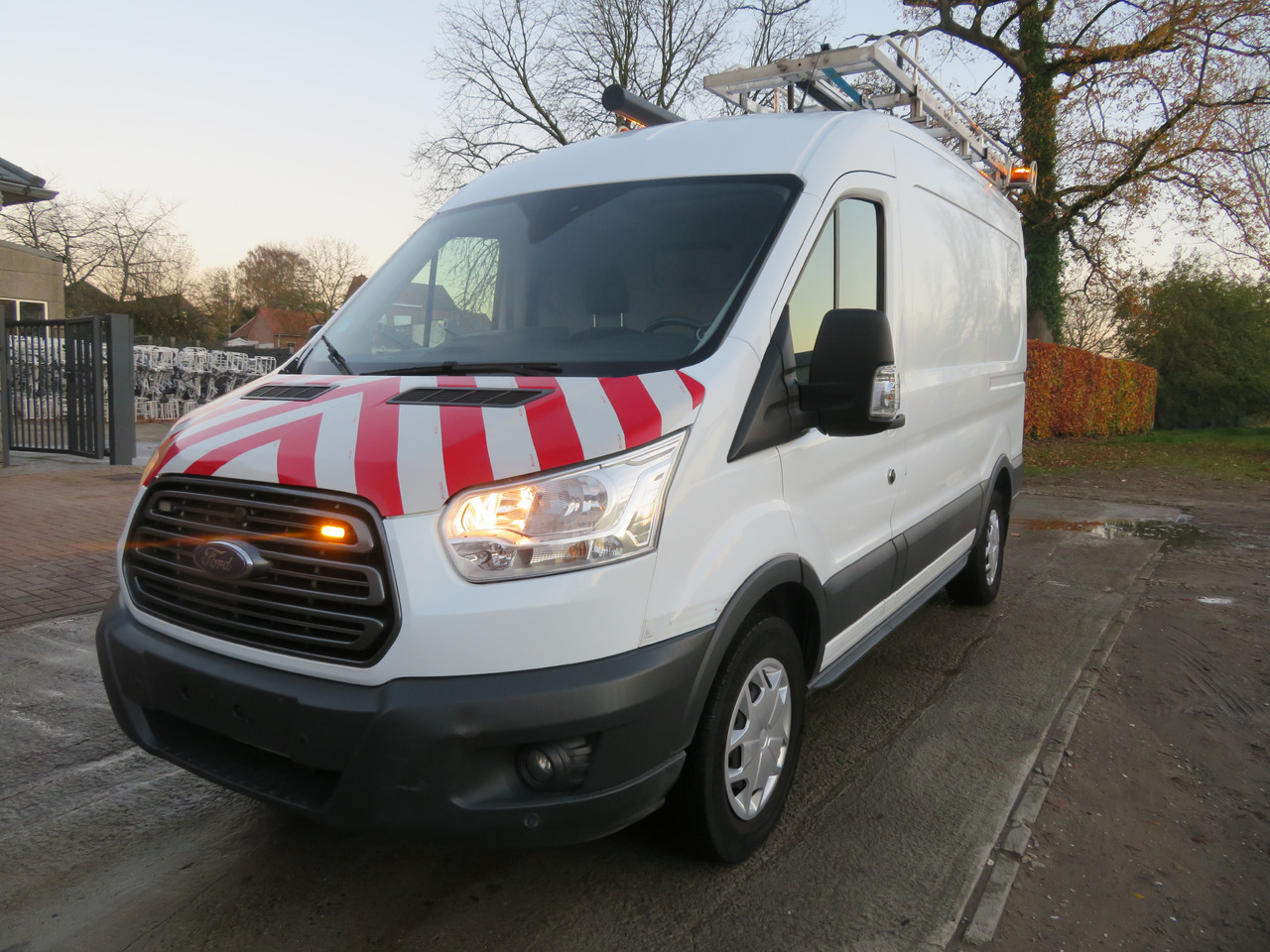 Ford Transit 2.0TDCi - L2H2 - Furgone chiuso: foto 3 Ford Transit 2.0TDCi - L2H2 - Furgone chiuso: foto 3