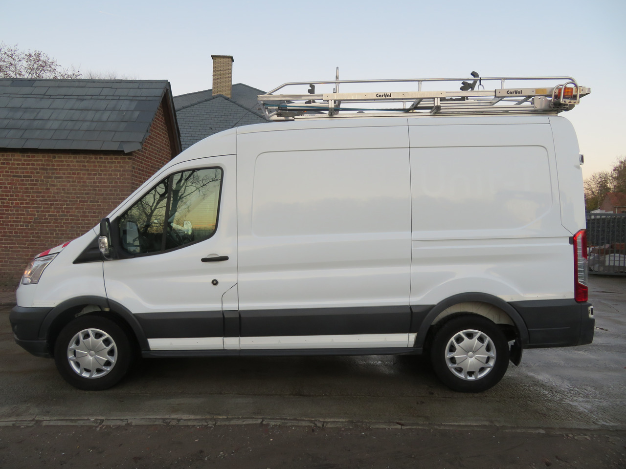 Ford Transit 2.0TDCi - L2H2 - Furgone chiuso: foto 4 Ford Transit 2.0TDCi - L2H2 - Furgone chiuso: foto 4