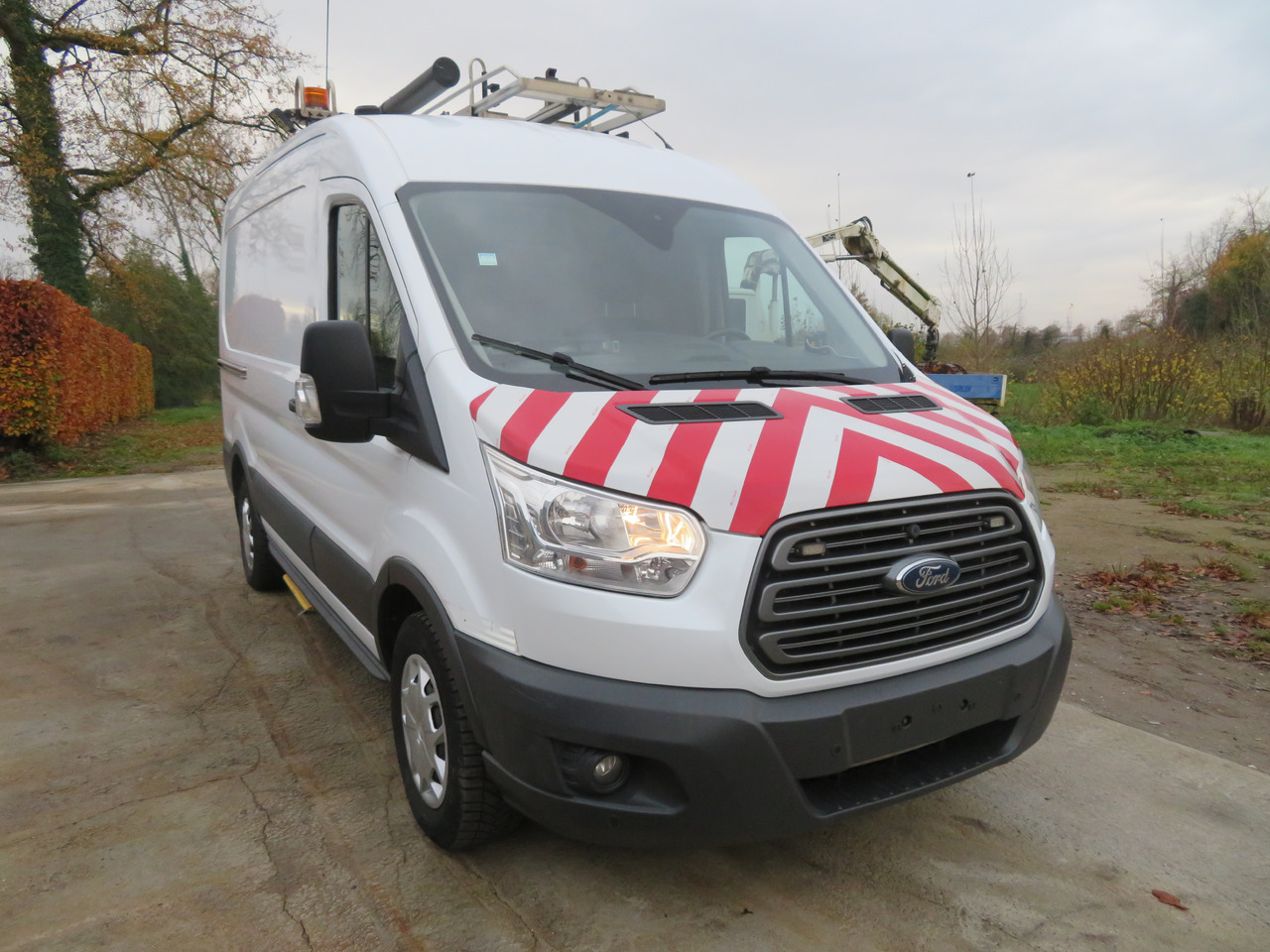 Ford Transit 2.0TDCi - L2H2 - Furgone chiuso: foto 1 Ford Transit 2.0TDCi - L2H2 - Furgone chiuso: foto 1