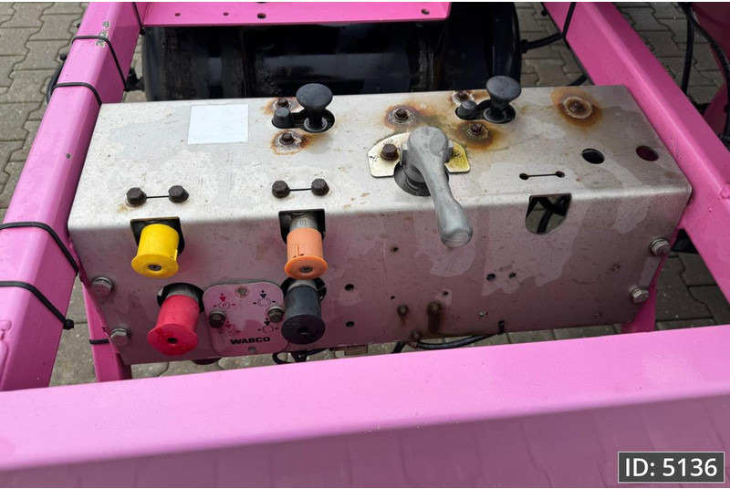 Broshuis 3UCC-39/45 Multi / 2x Extandable / 2x Lift Axle - Semirimorchio portacontainer/ Caisse interchangeable: foto 5 Broshuis 3UCC-39/45 Multi / 2x Extandable / 2x Lift Axle - Semirimorchio portacontainer/ Caisse interchangeable: foto 5