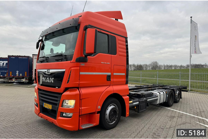 MAN TGX 24.420 XLX, Euro 6, BDF / 6x2 / Retarder / Low KM, Intarder - Autocarro portacontainer/ Caisse interchangeable: foto 1 MAN TGX 24.420 XLX, Euro 6, BDF / 6x2 / Retarder / Low KM, Intarder - Autocarro portacontainer/ Caisse interchangeable: foto 1