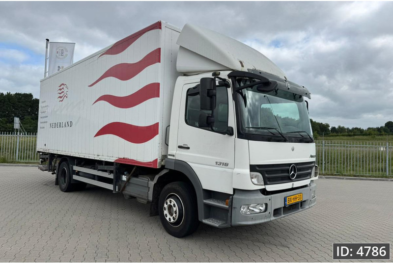 Mercedes-Benz Atego 1318 Day Cab, Euro 5, BDF / EPS automatic / DHOLLANDIA 2000KG - Autocarro portacontainer/ Caisse interchangeable: foto 4 Mercedes-Benz Atego 1318 Day Cab, Euro 5, BDF / EPS automatic / DHOLLANDIA 2000KG - Autocarro portacontainer/ Caisse interchangeable: foto 4
