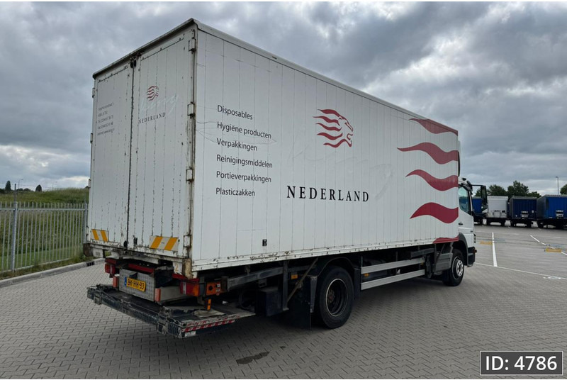Mercedes-Benz Atego 1318 Day Cab, Euro 5, BDF / EPS automatic / DHOLLANDIA 2000KG - Autocarro portacontainer/ Caisse interchangeable: foto 3 Mercedes-Benz Atego 1318 Day Cab, Euro 5, BDF / EPS automatic / DHOLLANDIA 2000KG - Autocarro portacontainer/ Caisse interchangeable: foto 3