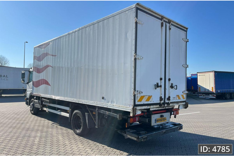 Mercedes-Benz Atego 1318 Day Cab, Euro 5, BDF / EPS automatic / DHOLLANDIA 2000KG - Autocarro portacontainer/ Caisse interchangeable: foto 2 Mercedes-Benz Atego 1318 Day Cab, Euro 5, BDF / EPS automatic / DHOLLANDIA 2000KG - Autocarro portacontainer/ Caisse interchangeable: foto 2