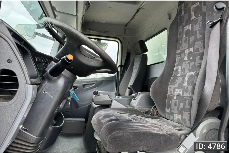 Mercedes-Benz Atego 1318 Day Cab, Euro 5, BDF / EPS automatic / DHOLLANDIA 2000KG - Autocarro portacontainer/ Caisse interchangeable: foto 5 Mercedes-Benz Atego 1318 Day Cab, Euro 5, BDF / EPS automatic / DHOLLANDIA 2000KG - Autocarro portacontainer/ Caisse interchangeable: foto 5