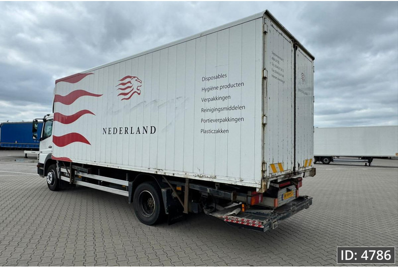 Mercedes-Benz Atego 1318 Day Cab, Euro 5, BDF / EPS automatic / DHOLLANDIA 2000KG - Autocarro portacontainer/ Caisse interchangeable: foto 2 Mercedes-Benz Atego 1318 Day Cab, Euro 5, BDF / EPS automatic / DHOLLANDIA 2000KG - Autocarro portacontainer/ Caisse interchangeable: foto 2