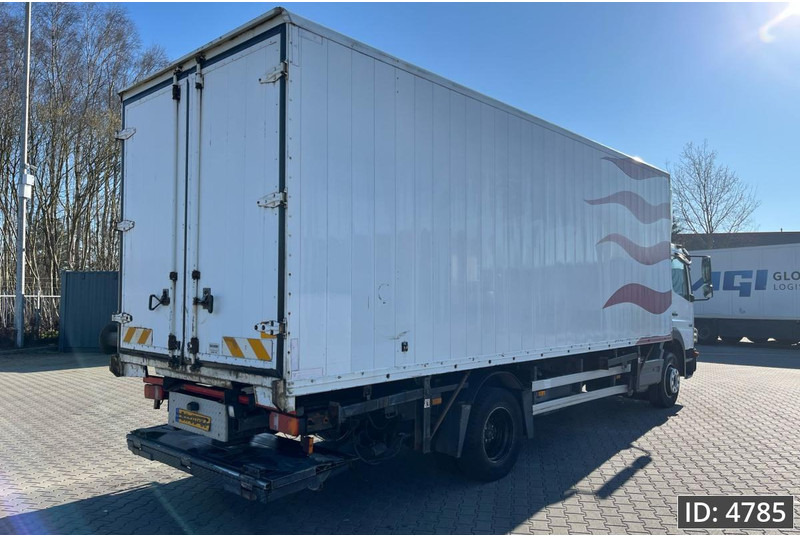 Mercedes-Benz Atego 1318 Day Cab, Euro 5, BDF / EPS automatic / DHOLLANDIA 2000KG - Autocarro portacontainer/ Caisse interchangeable: foto 3 Mercedes-Benz Atego 1318 Day Cab, Euro 5, BDF / EPS automatic / DHOLLANDIA 2000KG - Autocarro portacontainer/ Caisse interchangeable: foto 3