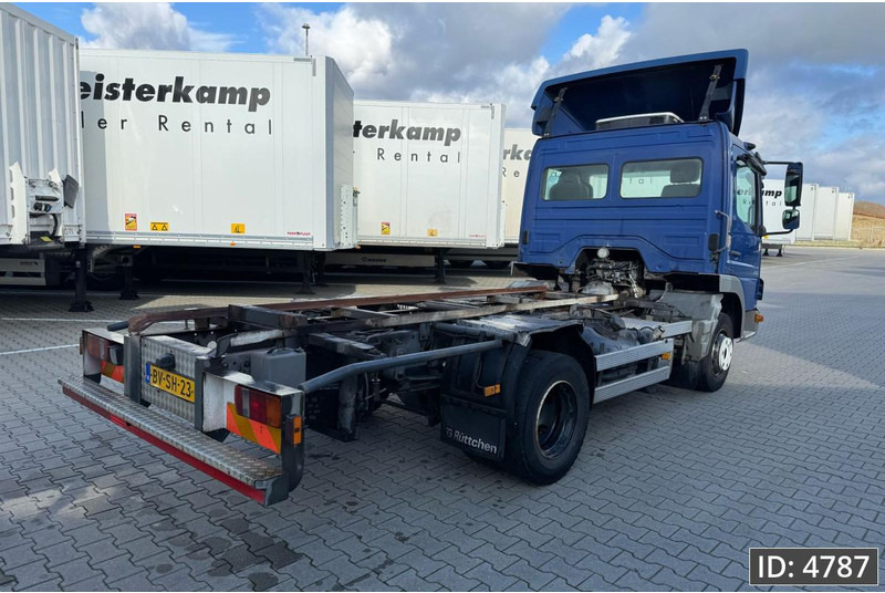 Mercedes-Benz Atego 816 Day Cab, Euro 5, BDF / EPS automatic / standklima / Hydraulic system - Autocarro portacontainer/ Caisse interchangeable: foto 5 Mercedes-Benz Atego 816 Day Cab, Euro 5, BDF / EPS automatic / standklima / Hydraulic system - Autocarro portacontainer/ Caisse interchangeable: foto 5