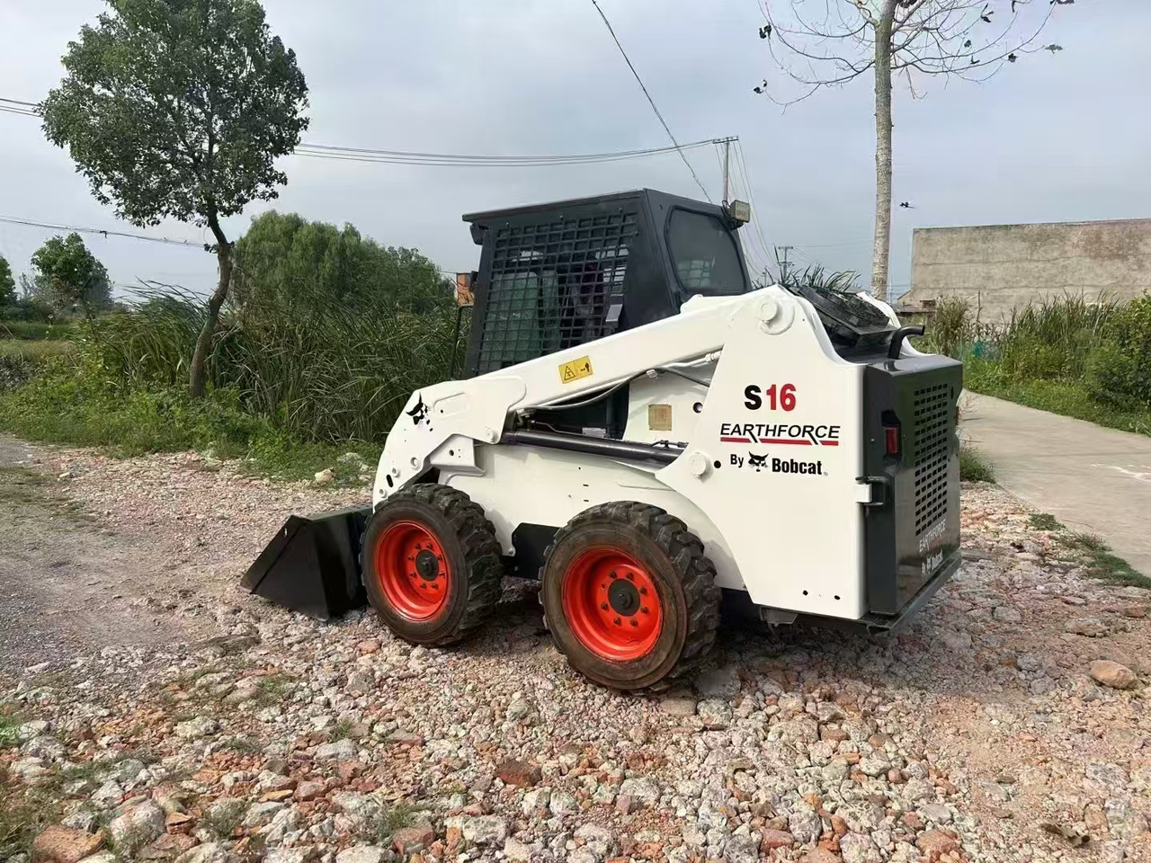 BOBCAT Skid Steer Loader S16 - Minipala: foto 4 BOBCAT Skid Steer Loader S16 - Minipala: foto 4