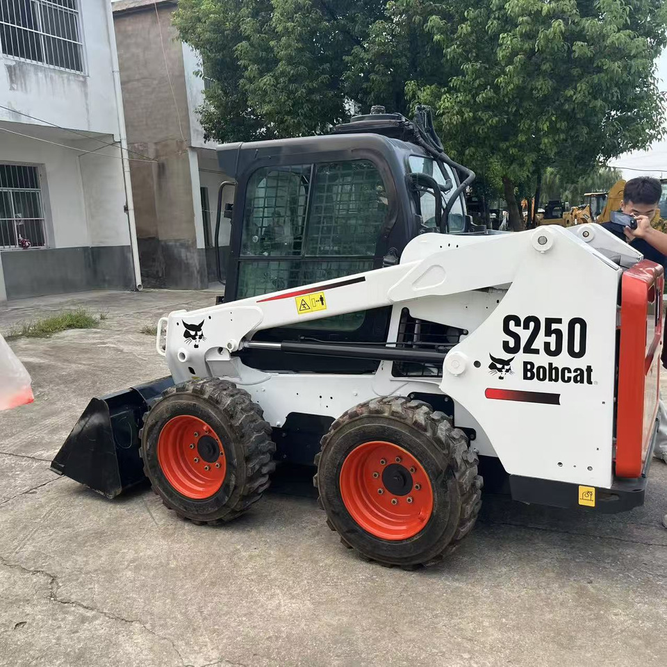BOBCAT Skid Steer Loader S250 New Condition Hours True - Minipala: foto 4 BOBCAT Skid Steer Loader S250 New Condition Hours True - Minipala: foto 4