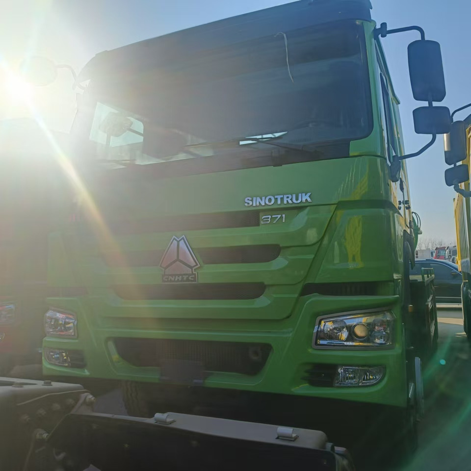 SINOTRUK HOWO Sewage Suction Truck 6*4 Click Here for Discount - Camion: foto 4 SINOTRUK HOWO Sewage Suction Truck 6*4 Click Here for Discount - Camion: foto 4