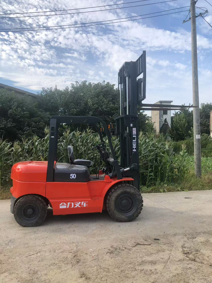 HELI 5Ton Forklift - Carrello elevatore diesel: foto 1 HELI 5Ton Forklift - Carrello elevatore diesel: foto 1
