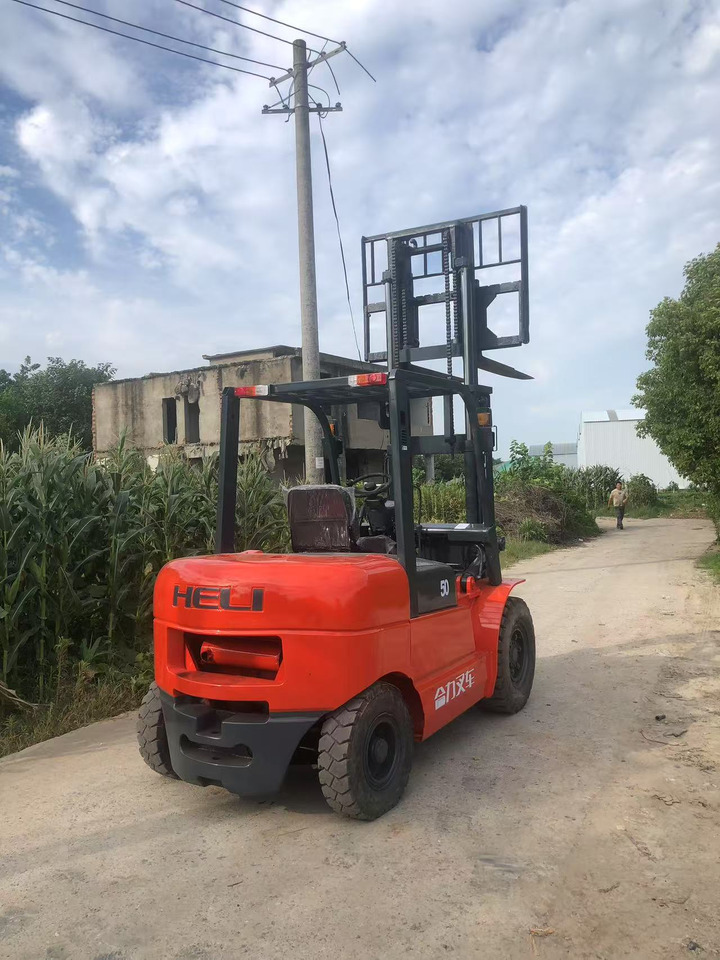 HELI 5Ton Forklift - Carrello elevatore diesel: foto 2 HELI 5Ton Forklift - Carrello elevatore diesel: foto 2