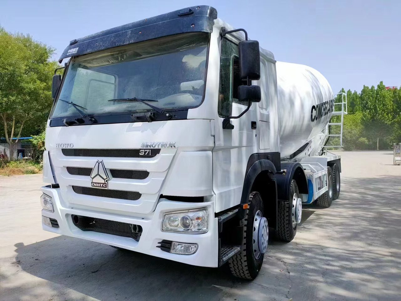 HOWO 371HP Concrete Mixer Truck Click for Discount - Autobetoniera: foto 3 HOWO 371HP Concrete Mixer Truck Click for Discount - Autobetoniera: foto 3