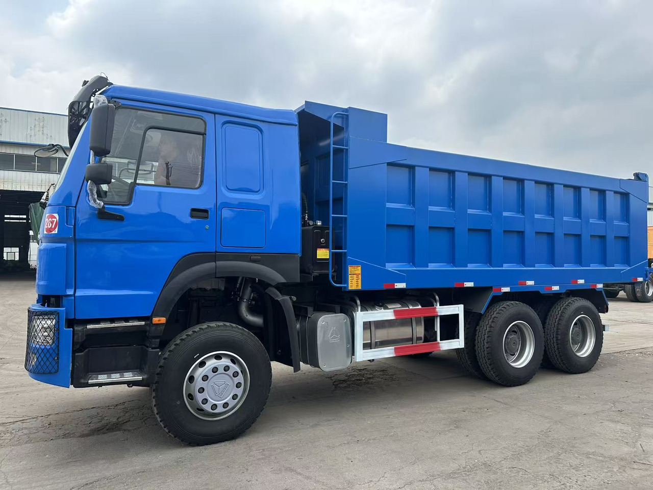 HOWO 371HP Dump Truck 6x4 Click Here for Discount - Autocarro ribaltabile: foto 2 HOWO 371HP Dump Truck 6x4 Click Here for Discount - Autocarro ribaltabile: foto 2