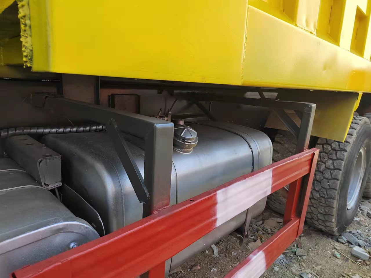 HOWO Dump truck 371 6/4 Click Here for Discount - Autocarro ribaltabile: foto 2 HOWO Dump truck 371 6/4 Click Here for Discount - Autocarro ribaltabile: foto 2