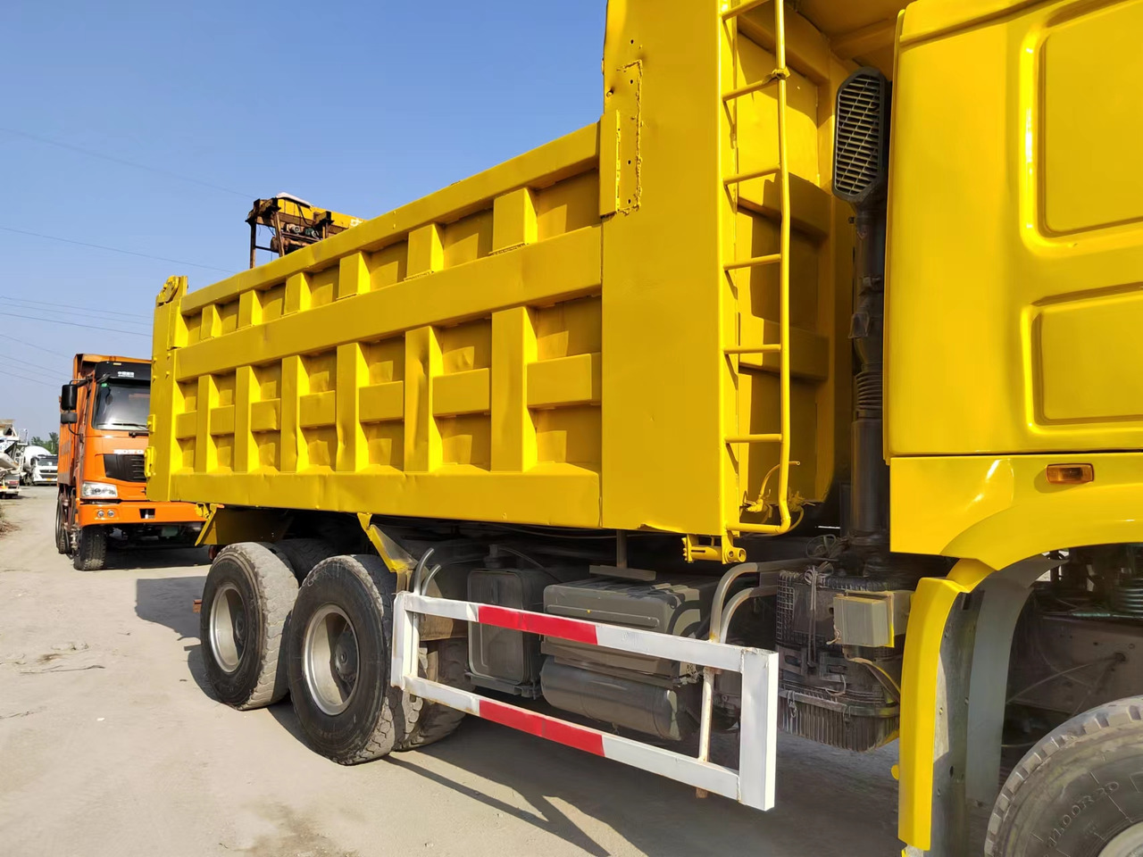 HOWO Dump truck 371 6/4 Click Here for Discount - Autocarro ribaltabile: foto 5 HOWO Dump truck 371 6/4 Click Here for Discount - Autocarro ribaltabile: foto 5