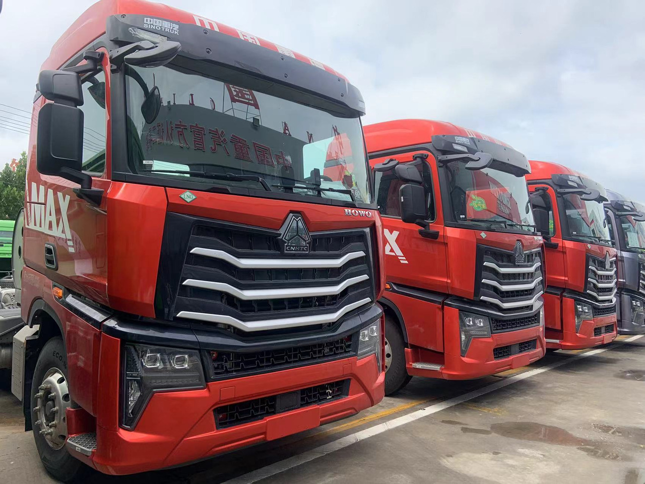 HOWO MAX 7W Truck Unit - Autocarro ribaltabile: foto 1 HOWO MAX 7W Truck Unit - Autocarro ribaltabile: foto 1