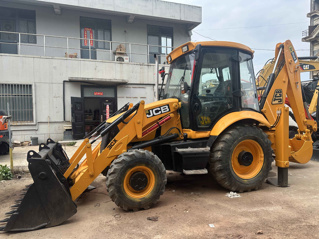 JCB Backhoe Loader - Terna: foto 1 JCB Backhoe Loader - Terna: foto 1