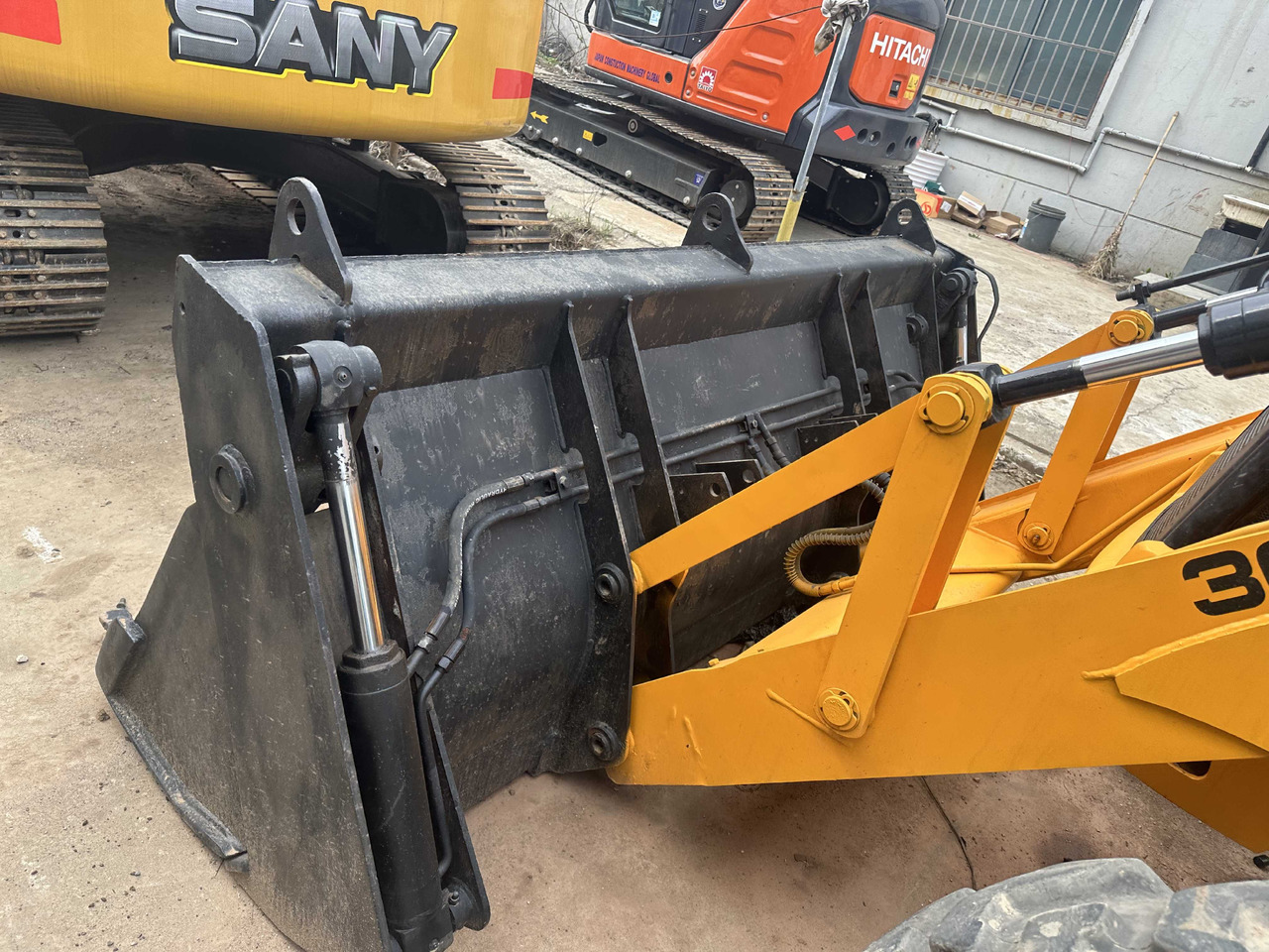 JCB Backhoe Loader - Terna: foto 3 JCB Backhoe Loader - Terna: foto 3