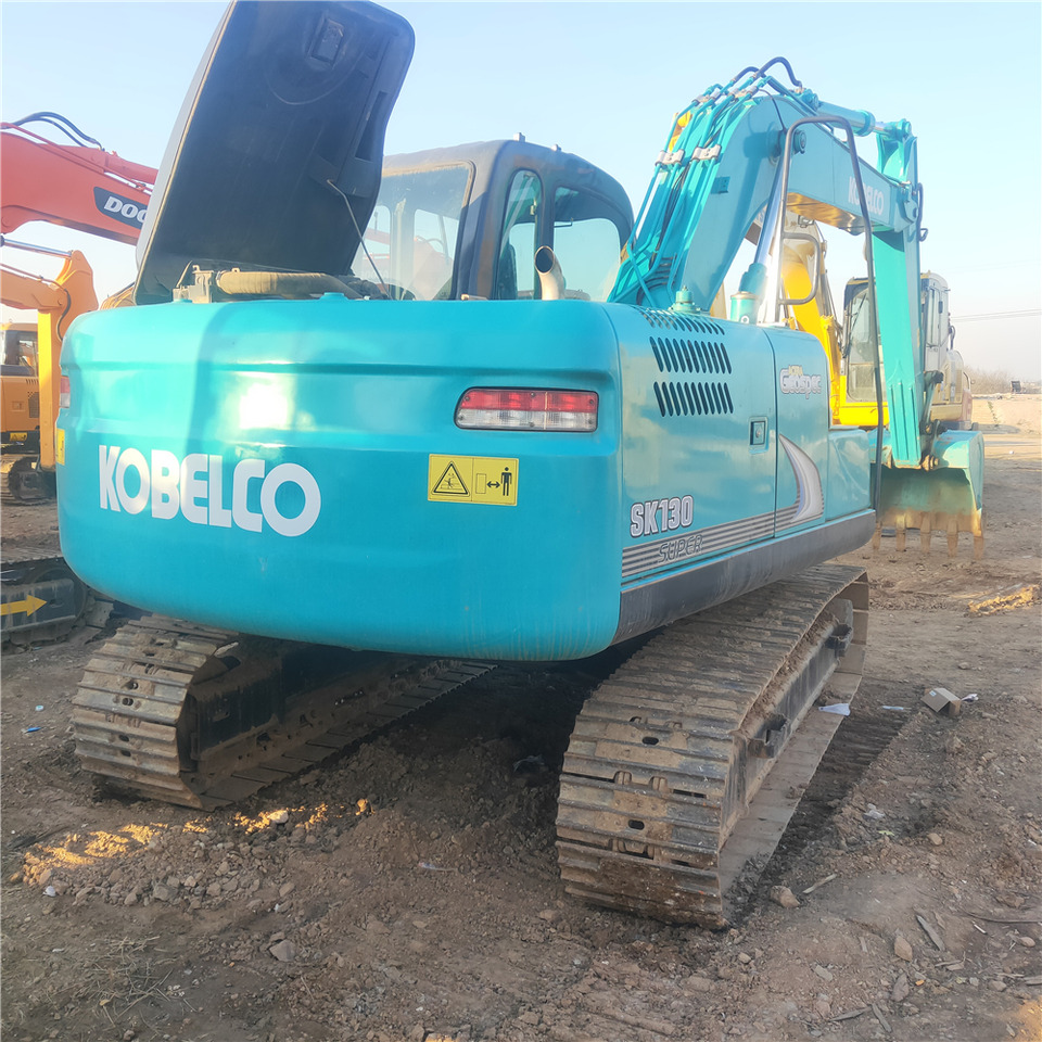 KOBELCO SK130 - Escavatore cingolato: foto 3 KOBELCO SK130 - Escavatore cingolato: foto 3