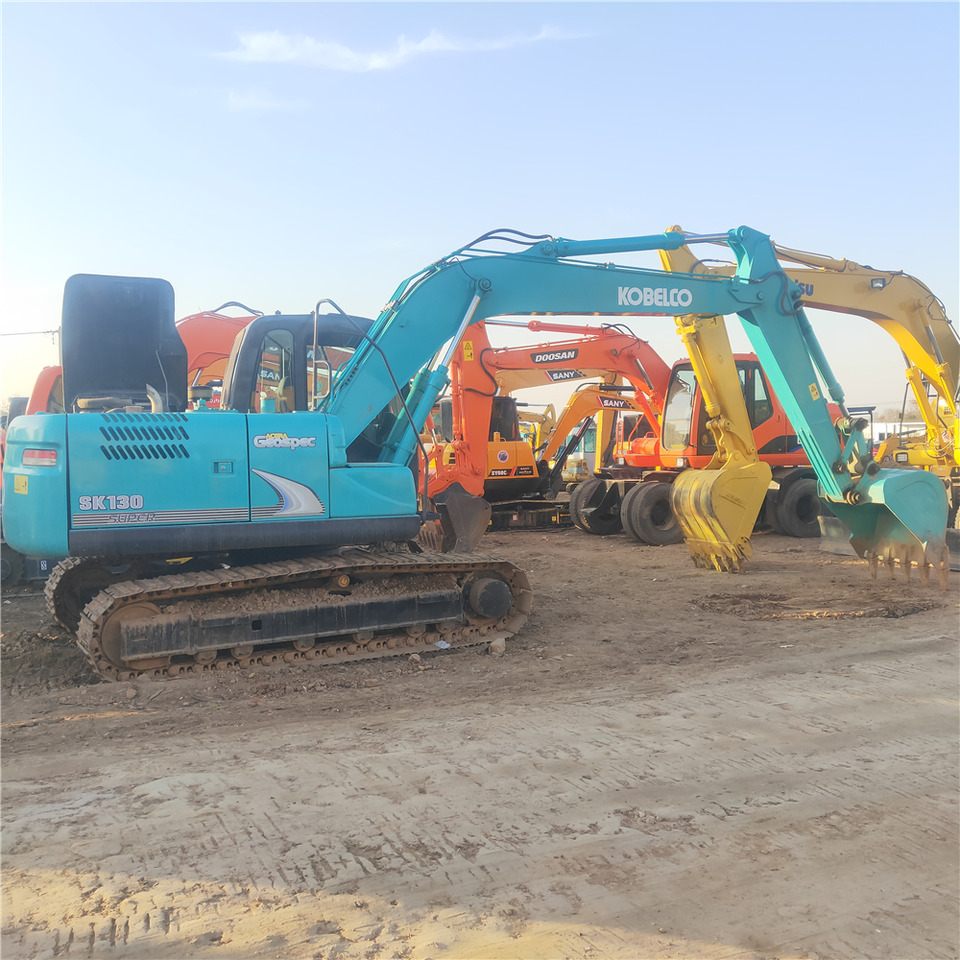 KOBELCO SK130 - Escavatore cingolato: foto 1 KOBELCO SK130 - Escavatore cingolato: foto 1