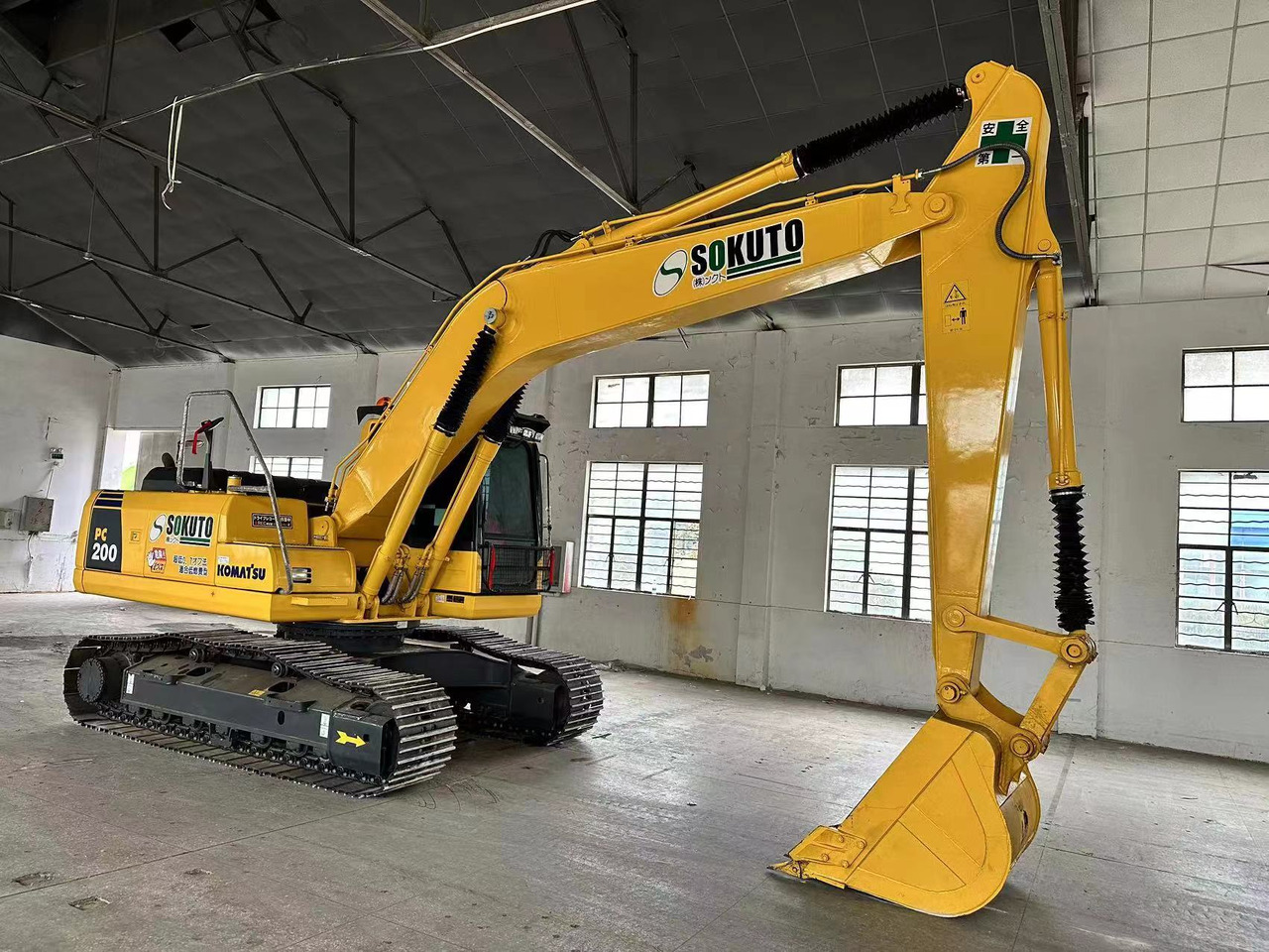 KOMATSU Excavator PC 200-8 Earn More Burn Less - Escavatore: foto 3 KOMATSU Excavator PC 200-8 Earn More Burn Less - Escavatore: foto 3