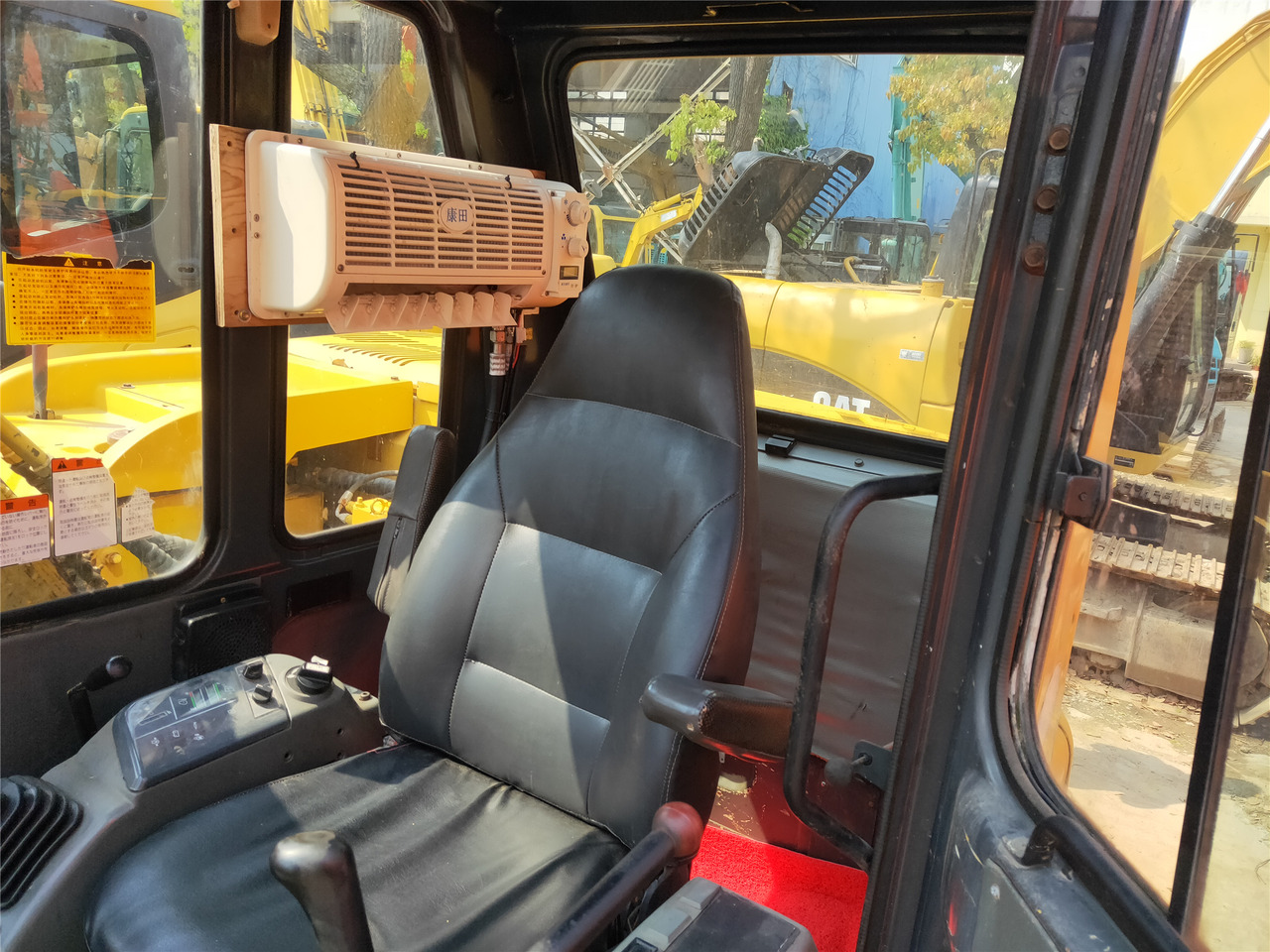 KOMATSU PC60 Mini Excavator - Miniescavatore: foto 3 KOMATSU PC60 Mini Excavator - Miniescavatore: foto 3