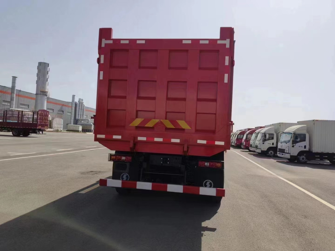SHACMAN F3000 Dump Truck 6X4 Click for Discount - Autocarro ribaltabile: foto 2 SHACMAN F3000 Dump Truck 6X4 Click for Discount - Autocarro ribaltabile: foto 2
