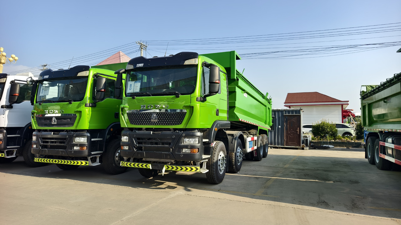 SINOTRUK Dump Truck 8x4 Click for Discount - Autocarro ribaltabile: foto 5 SINOTRUK Dump Truck 8x4 Click for Discount - Autocarro ribaltabile: foto 5