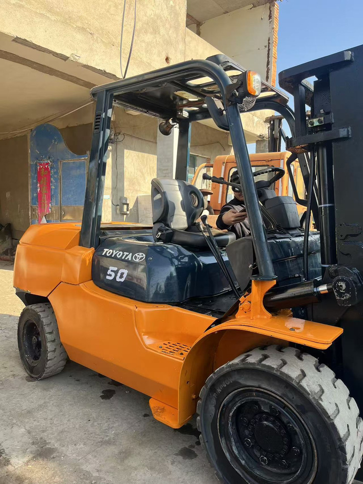 TOYOTA 50 CLICK HERE FOR DISCOUNT - Carrello elevatore diesel: foto 2 TOYOTA 50 CLICK HERE FOR DISCOUNT - Carrello elevatore diesel: foto 2
