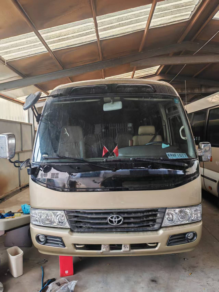 TOYOTA Coaster Mini Bus - Pullman: foto 1 TOYOTA Coaster Mini Bus - Pullman: foto 1