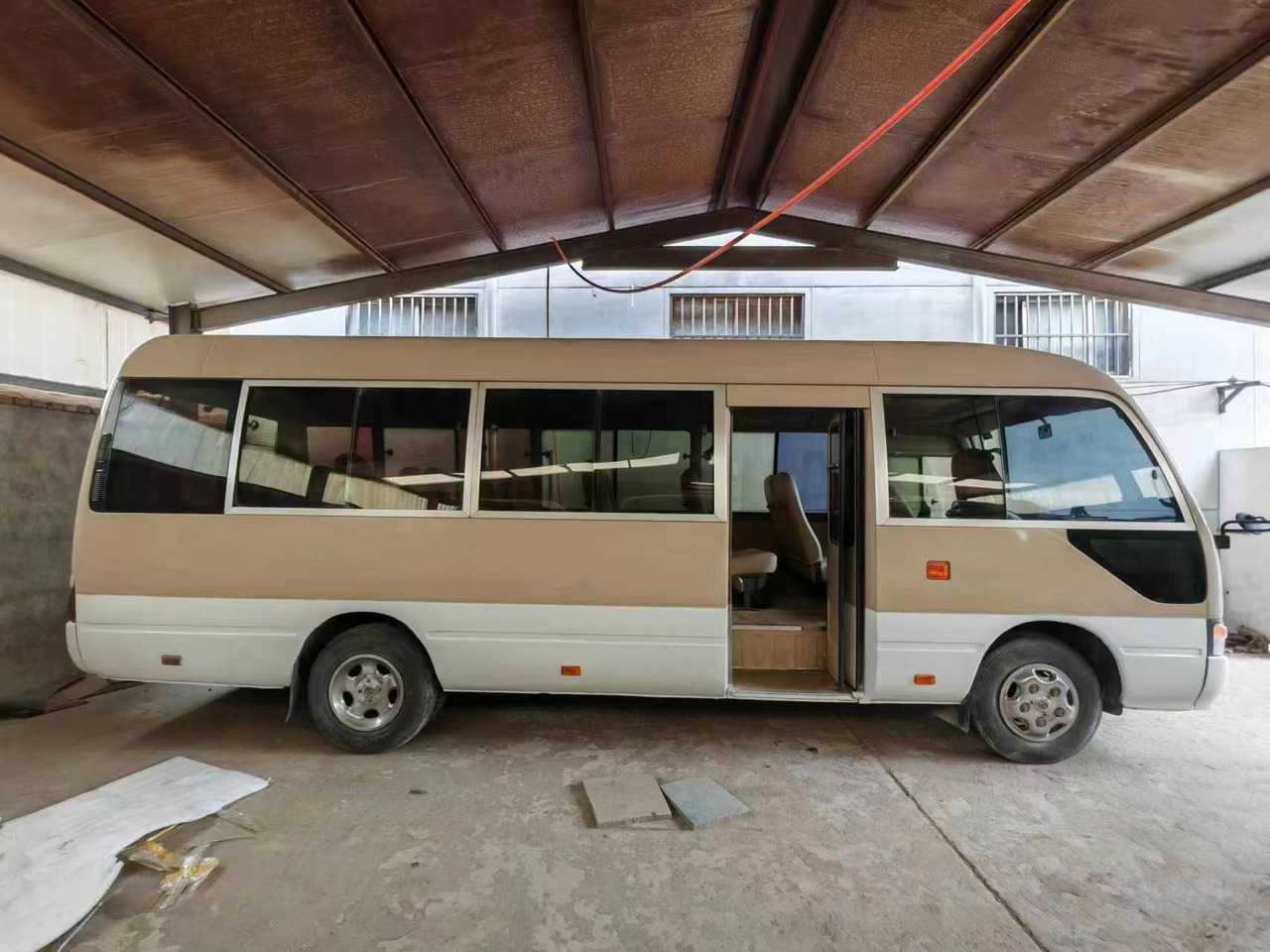 TOYOTA Coaster Mini Bus Click Here for Discount - Pullman: foto 5 TOYOTA Coaster Mini Bus Click Here for Discount - Pullman: foto 5