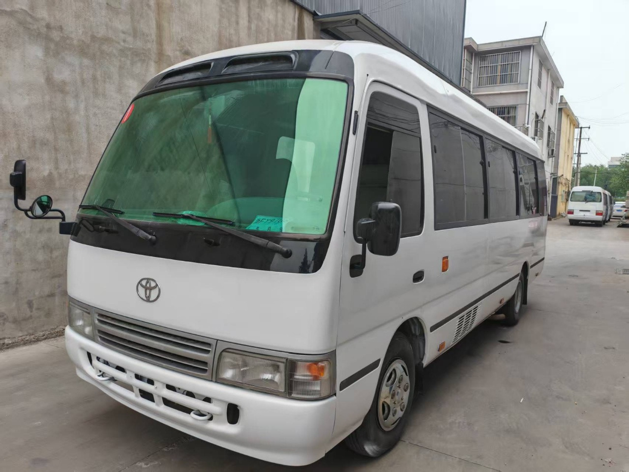 TOYOTA Hiace Bus 13 Seats - Pullman: foto 1 TOYOTA Hiace Bus 13 Seats - Pullman: foto 1