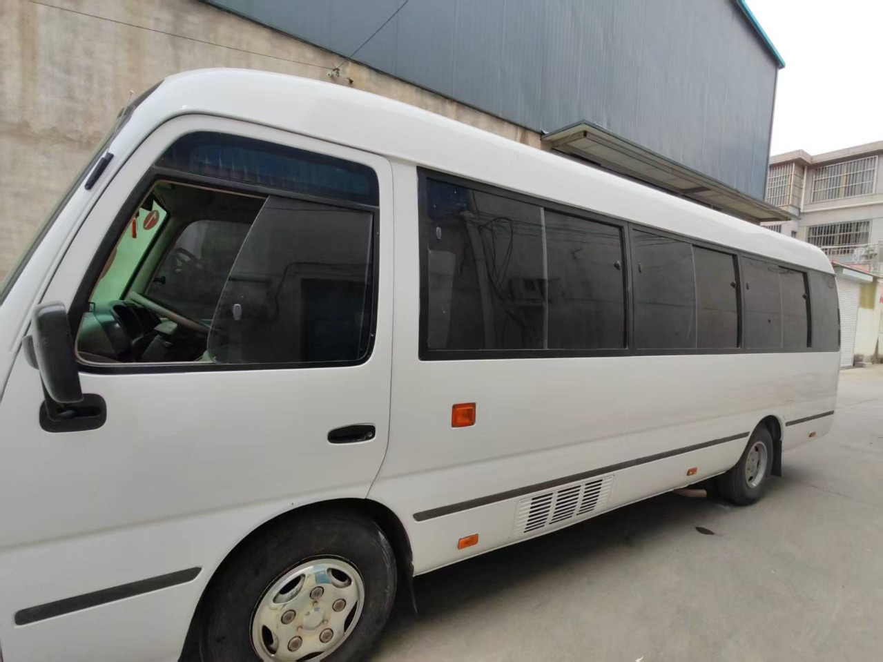 TOYOTA Hiace Bus 13 Seats - Pullman: foto 4 TOYOTA Hiace Bus 13 Seats - Pullman: foto 4