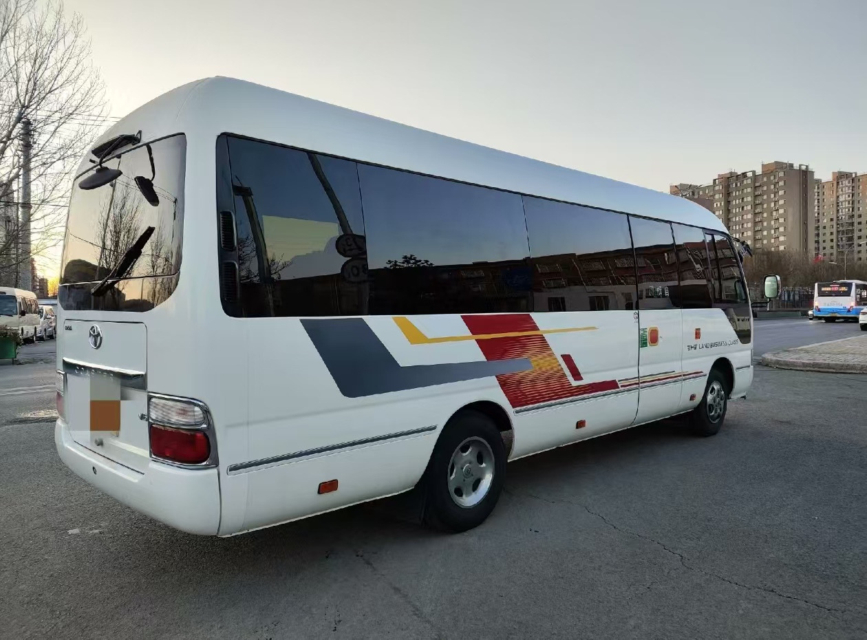 Leasing di TOYOTA White Mini Bus Click Here for Discount TOYOTA White Mini Bus Click Here for Discount: foto 7