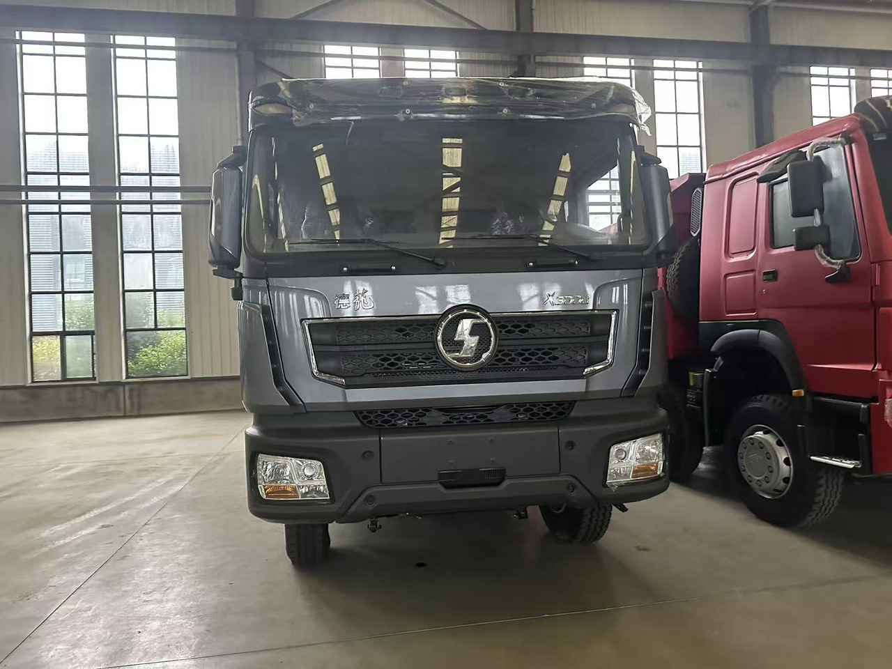 SHACMAN X3000 Dump Truck 6✖4 - Trattore stradale: foto 1 SHACMAN X3000 Dump Truck 6✖4 - Trattore stradale: foto 1