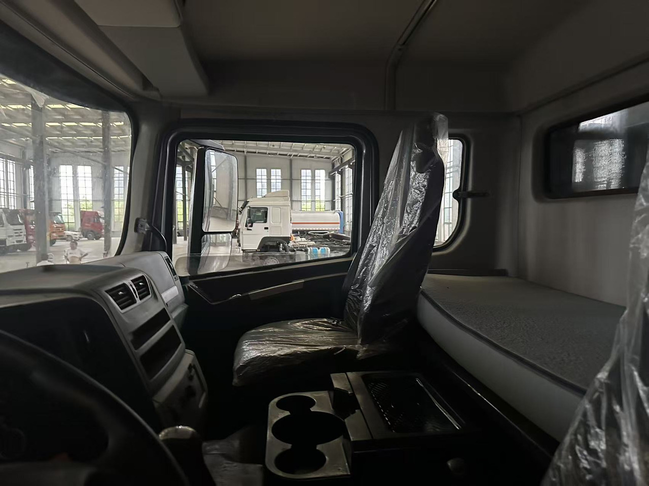 Leasing di SHACMAN X3000 Dump Truck 6✖4 SHACMAN X3000 Dump Truck 6✖4: foto 7