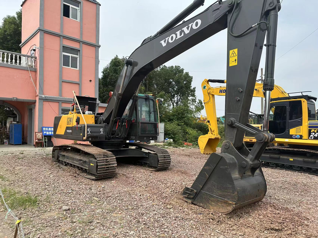 VOLVO Excavator EC240 - Escavatore: foto 5 VOLVO Excavator EC240 - Escavatore: foto 5